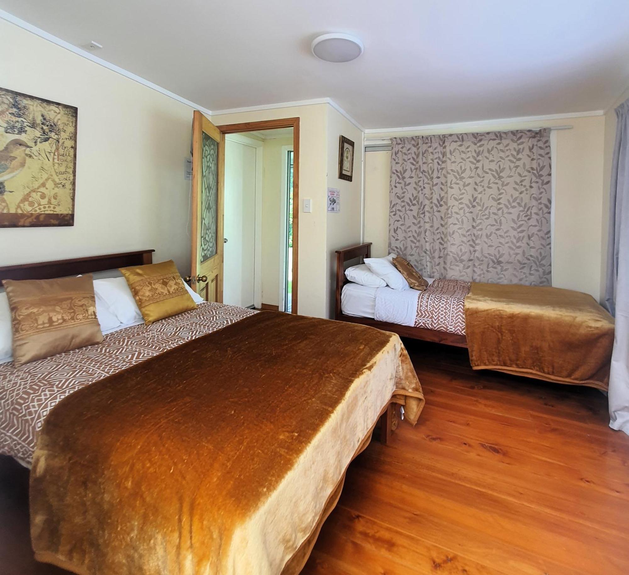 Kawai Purapura Yoga Retreat Centre Hotel Auckland Exterior photo